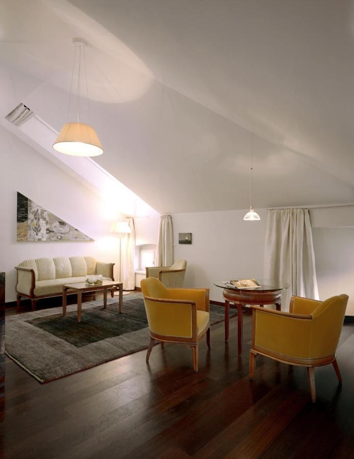 Hotel Greif, A Member Of Design Hotels โบลซาโน ภายนอก รูปภาพ