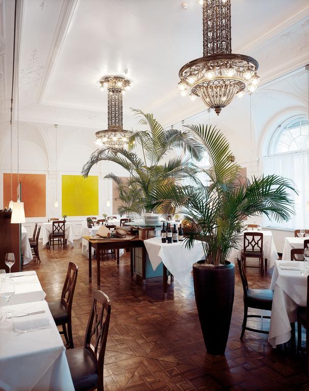 Hotel Greif, A Member Of Design Hotels โบลซาโน ภายนอก รูปภาพ