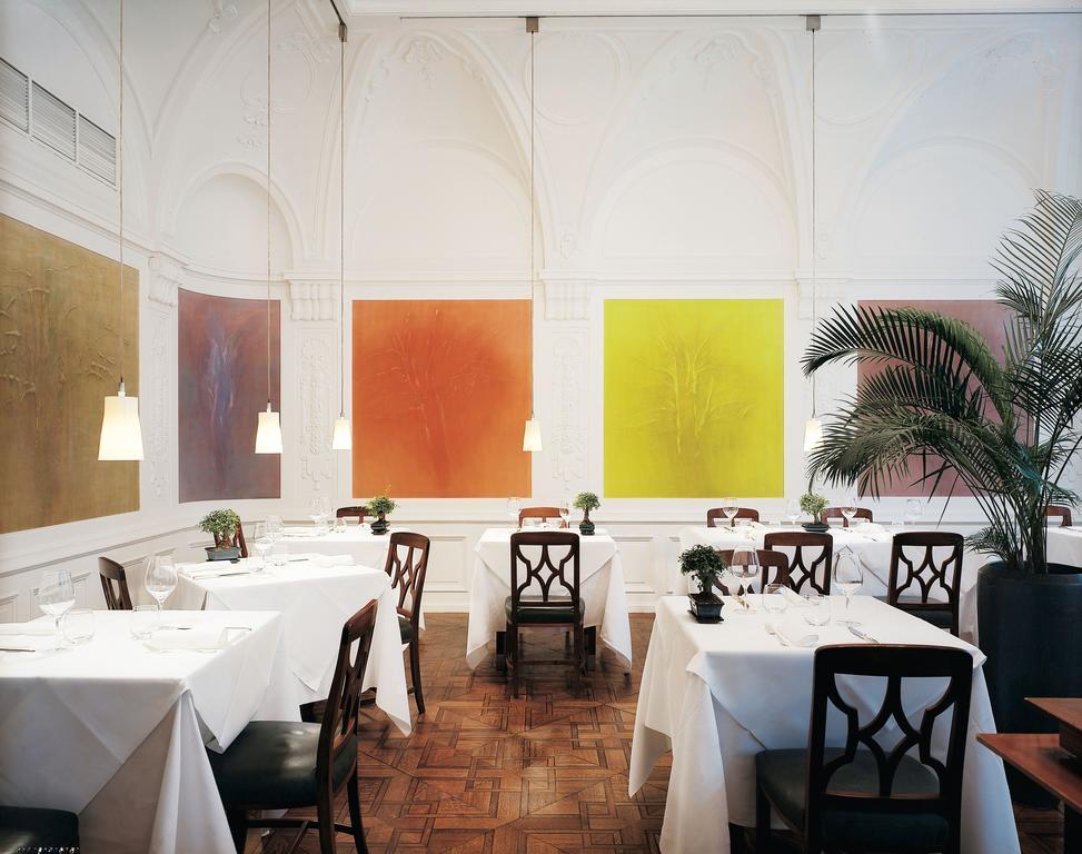 Hotel Greif, A Member Of Design Hotels โบลซาโน ภายนอก รูปภาพ