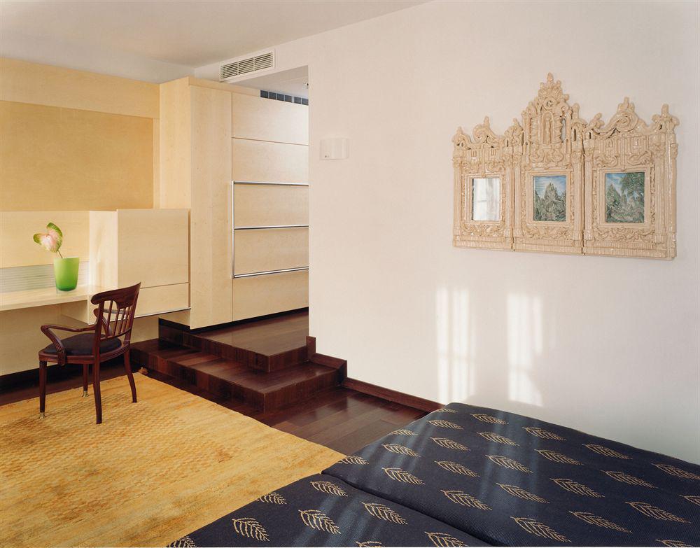 Hotel Greif, A Member Of Design Hotels โบลซาโน ภายนอก รูปภาพ